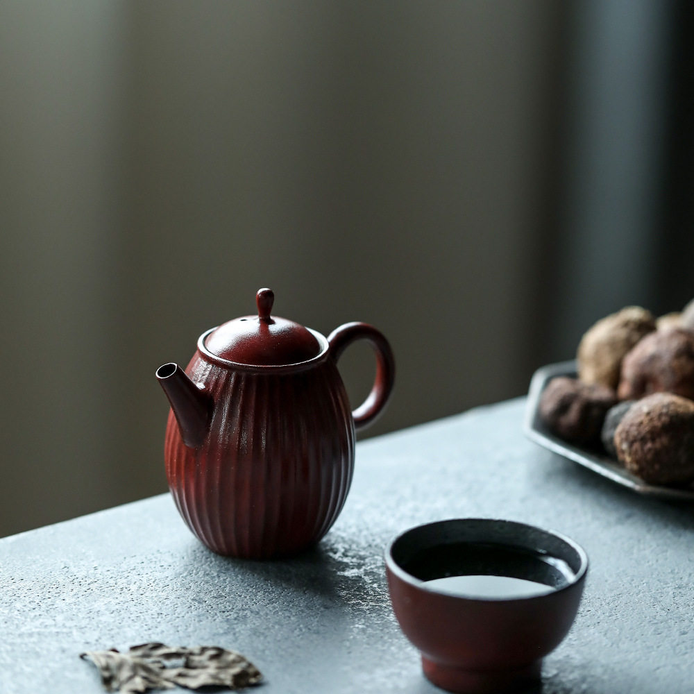 谌峰原创陶瓷手工泡茶壶黑色化妆土中式瓜棱壶故宫红手绘壶