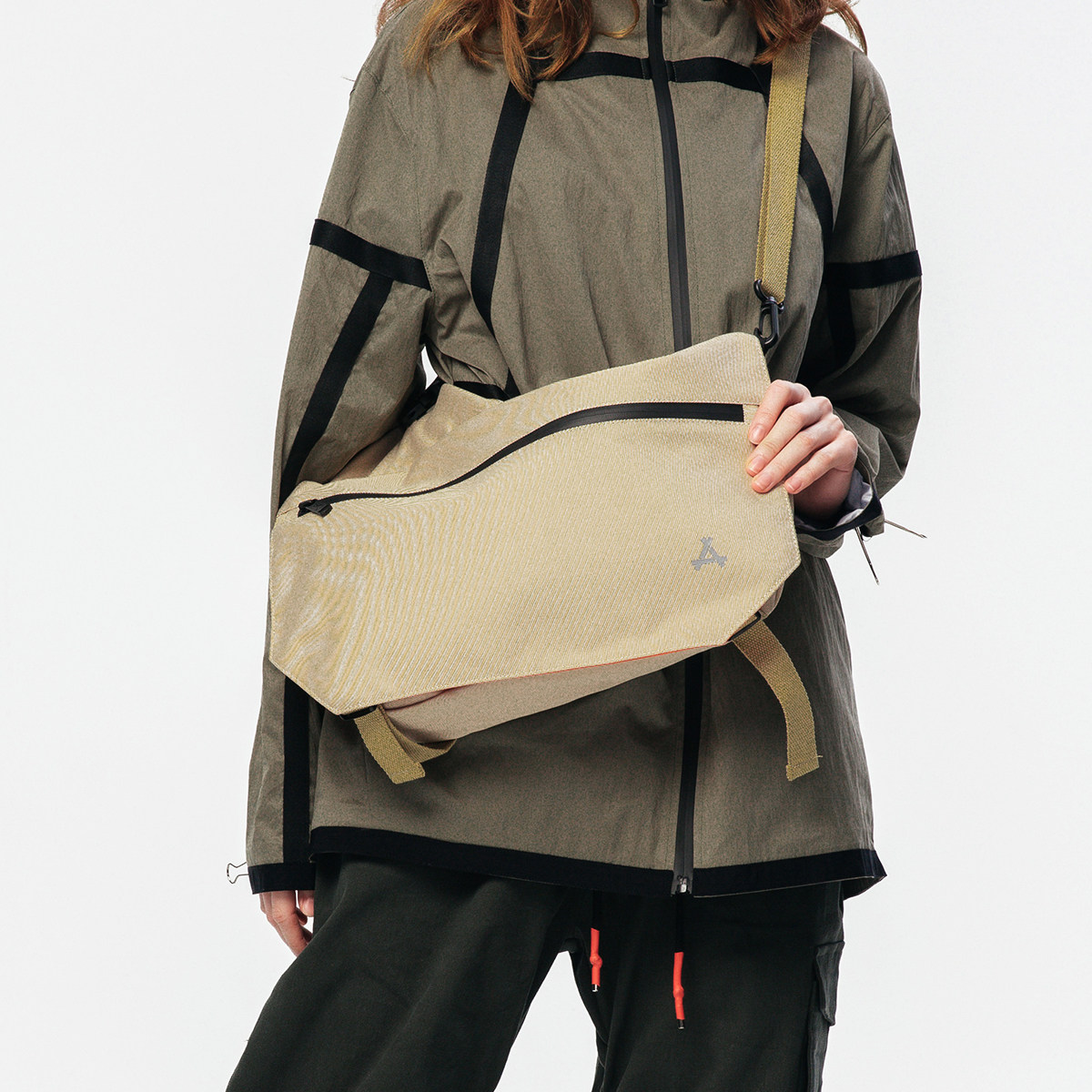 kon男士挎包运动休闲潮流大单肩包 kon男士包袋