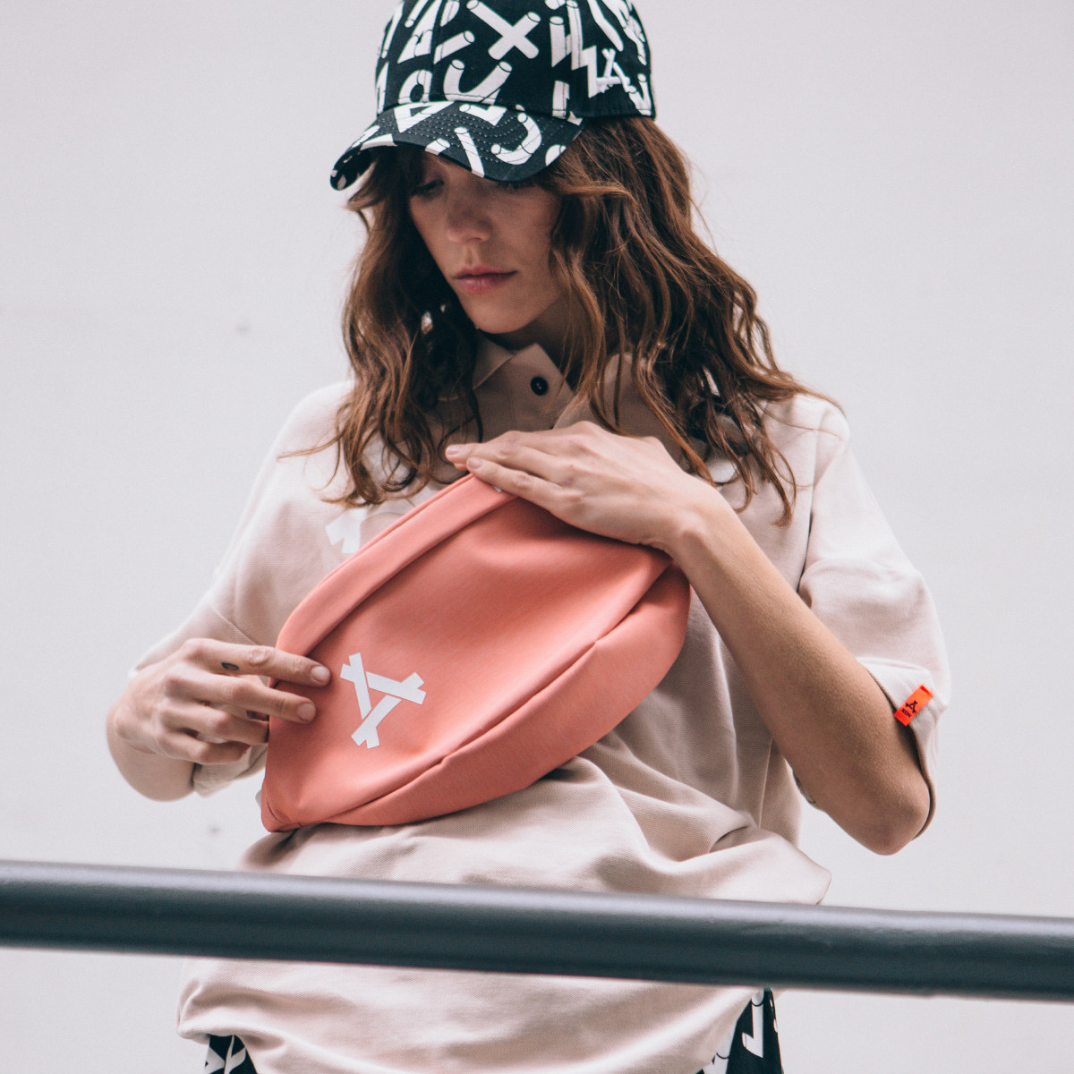 kon新款潮牌腰单肩潮流休闲斜挎包 kon男士包袋