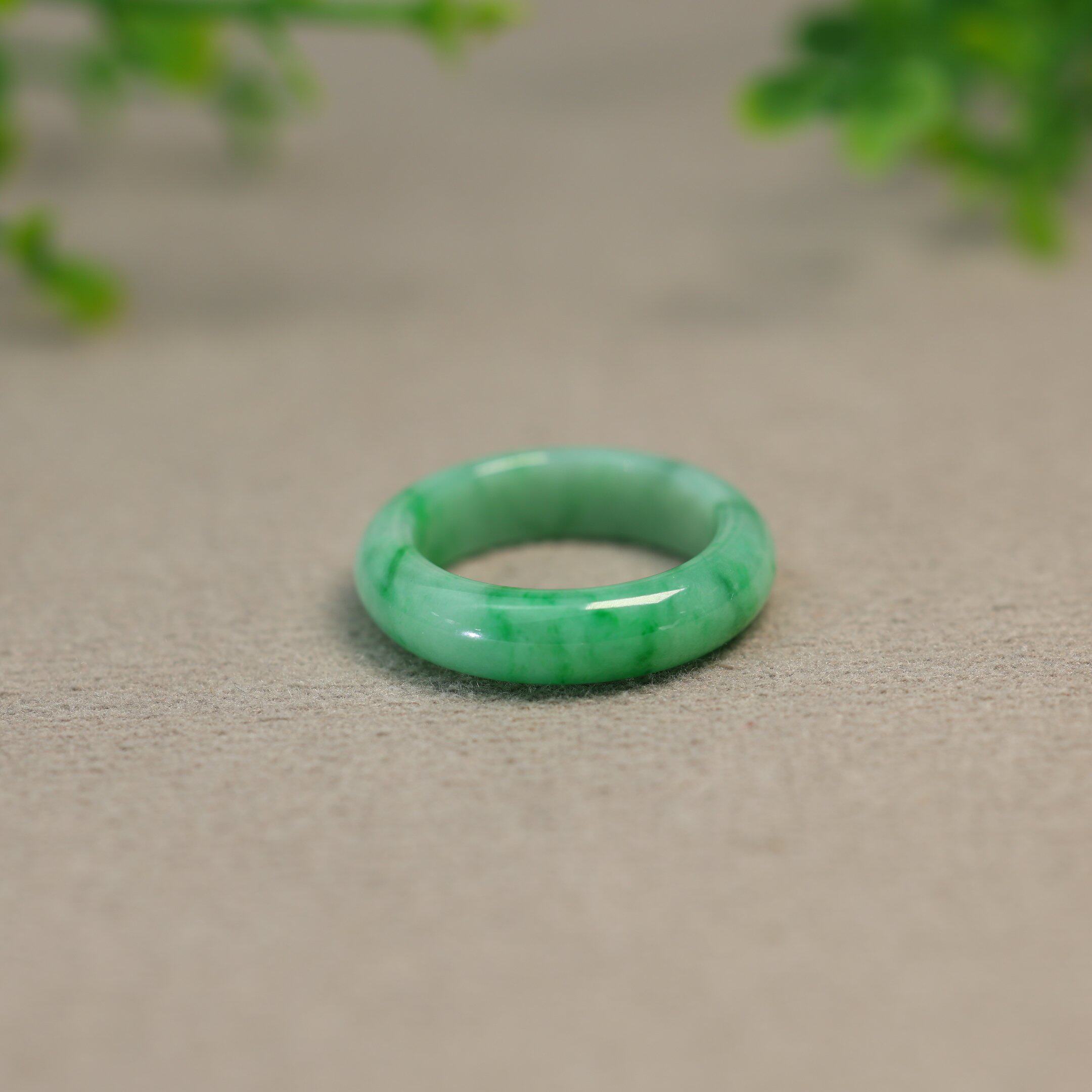 Waxy green Myanmar natural A-grade jade ring
