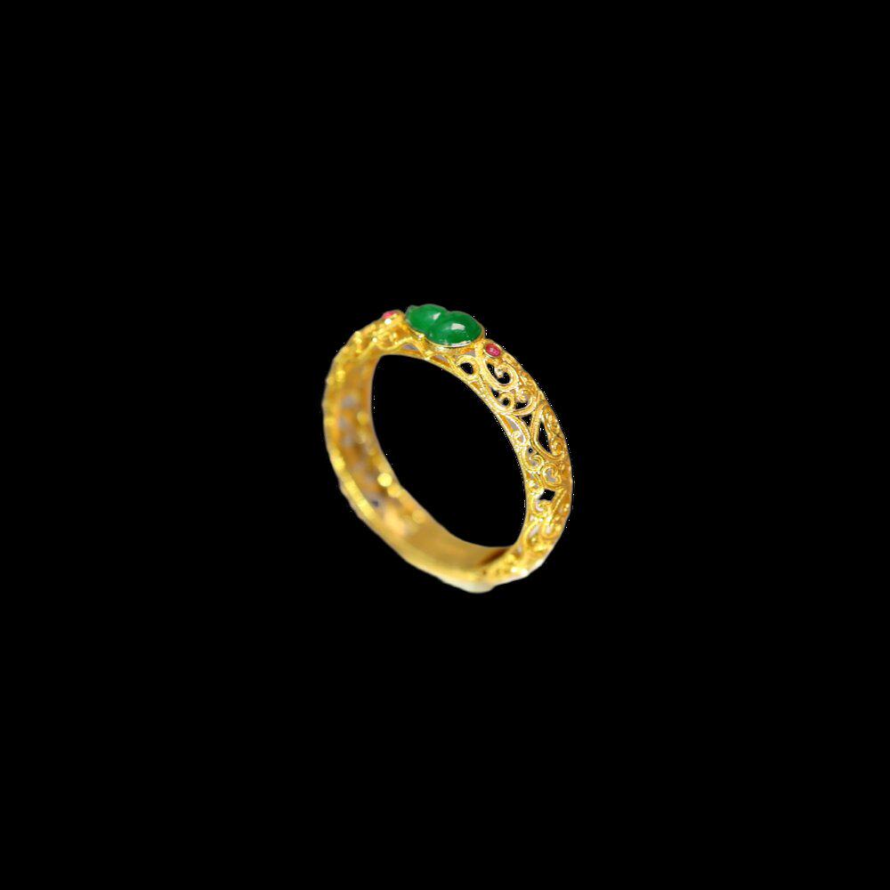 Ice-filled green Burmese natural A-grade gourd ring