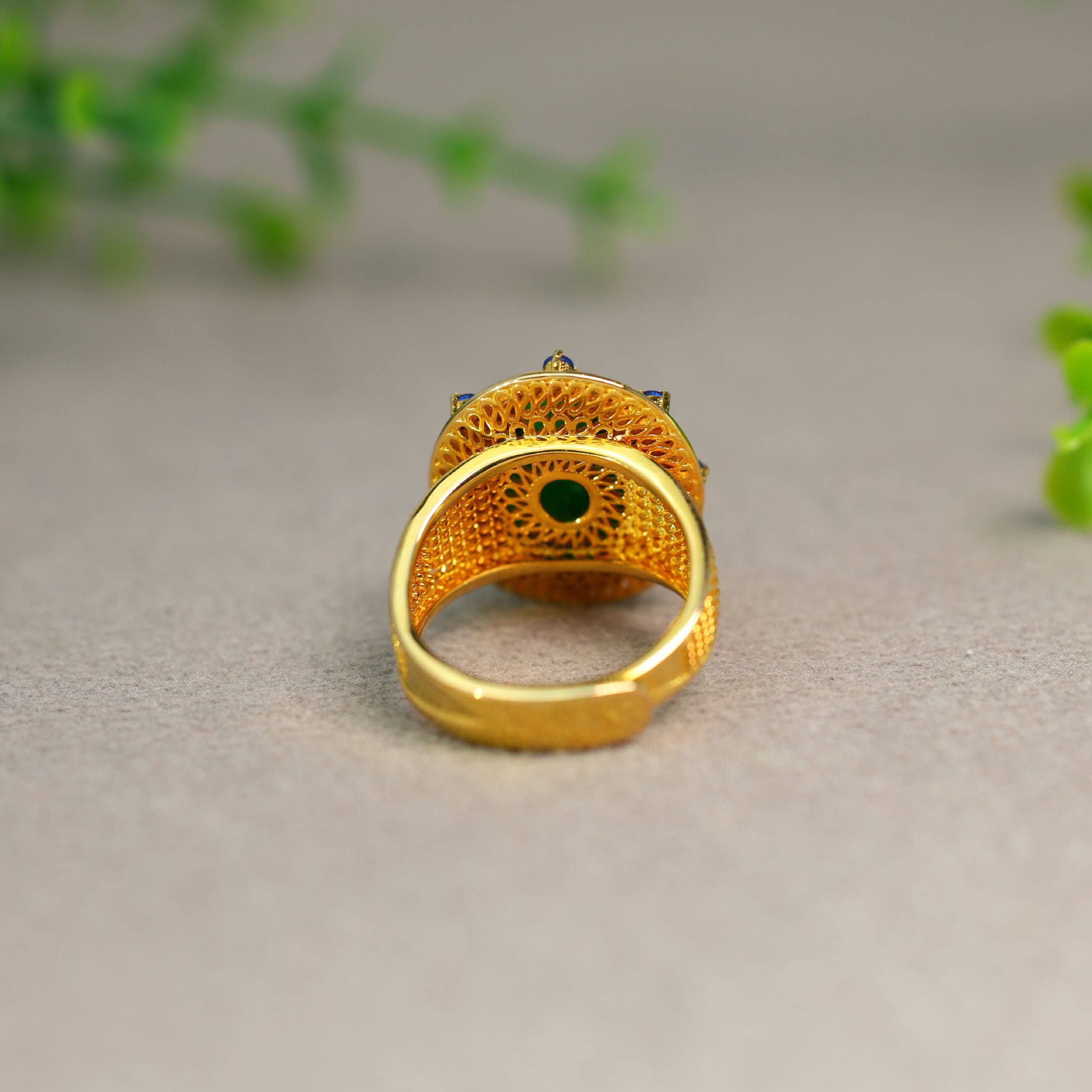 Natural grade A jadeite hollow carved living ring