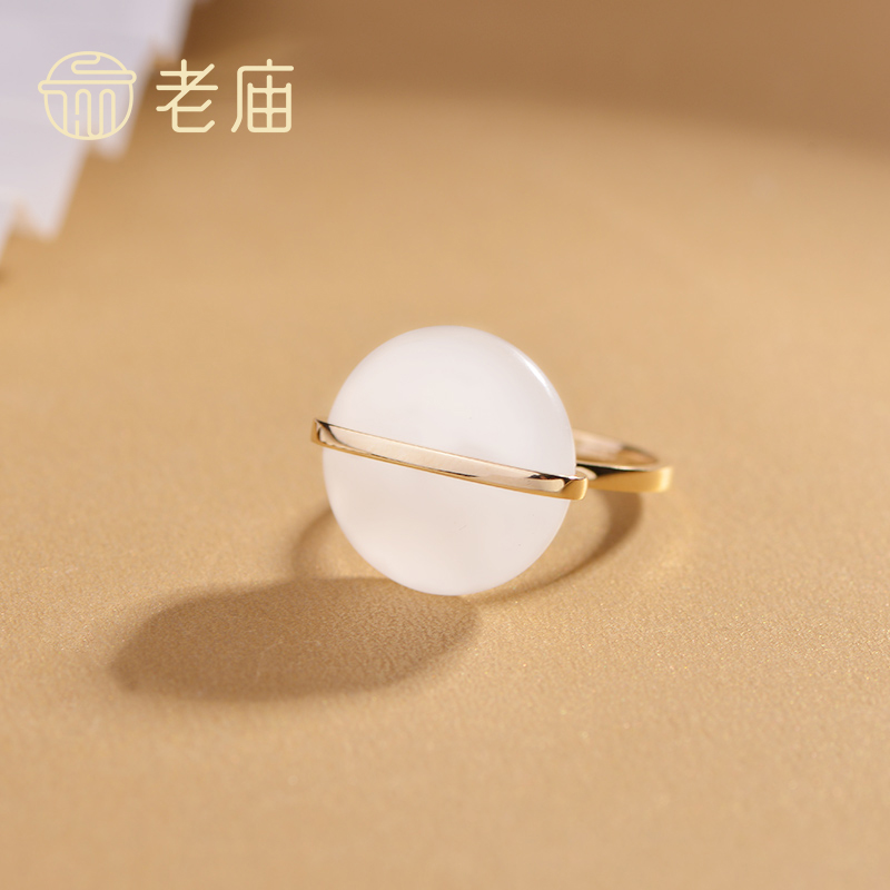 老庙黄金设计师方圆系列18K金镶玉圆形方糖戒指女款送礼物官方 - 图0