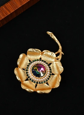 气质轻奢圆盘孔雀石耳钉项链套装复古花瓣胸针古典宫廷风耳饰