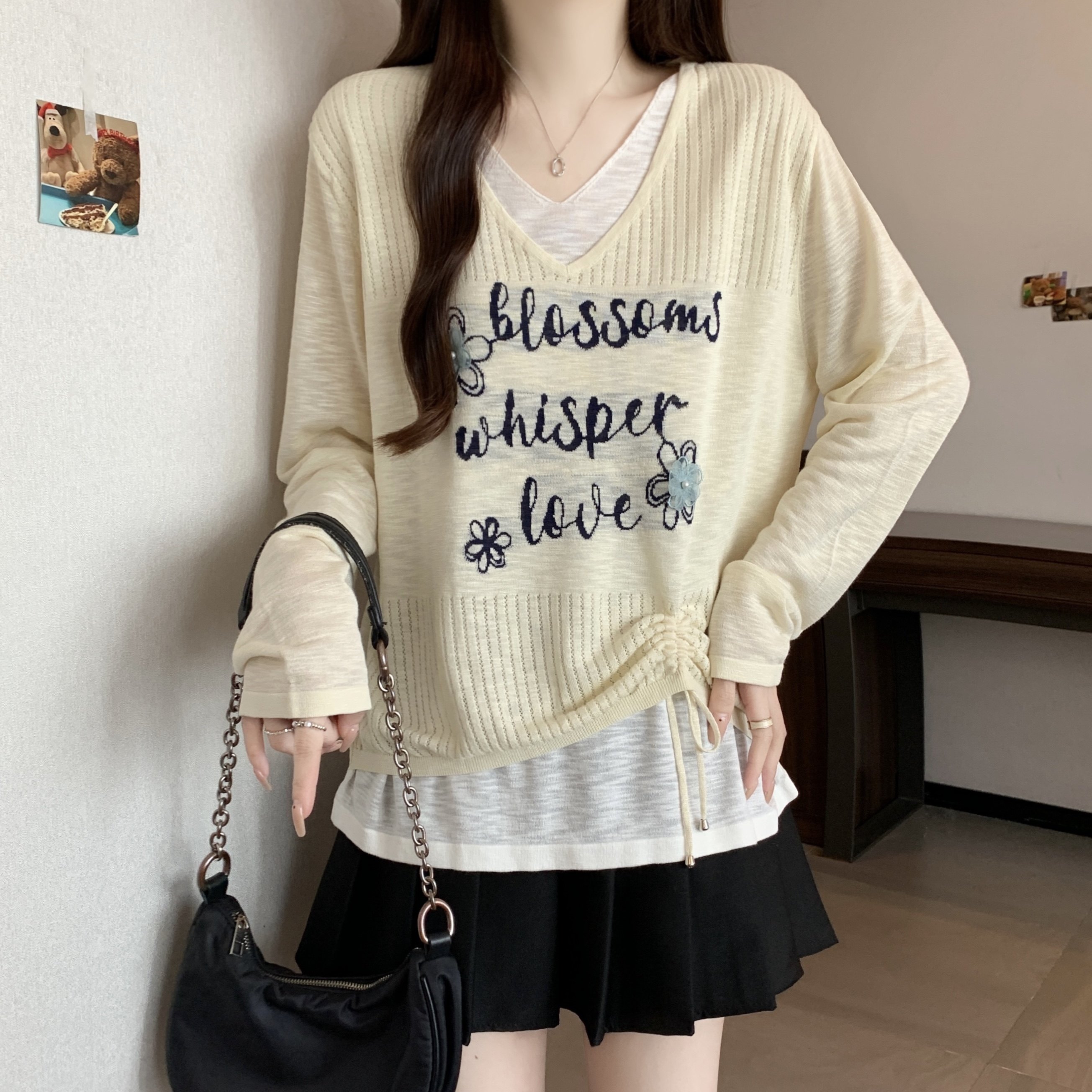 大码女装韩系别致针织衫秋季新款胖MM字母印花V领假两件抽绳上衣,淘宝优惠券,粉丝福利购,淘宝优惠卷