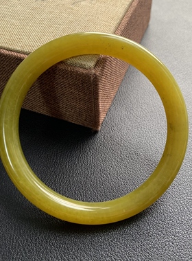 【新款到店】F109天然岫玉牛油果美人条圆条男女款手镯一物一图