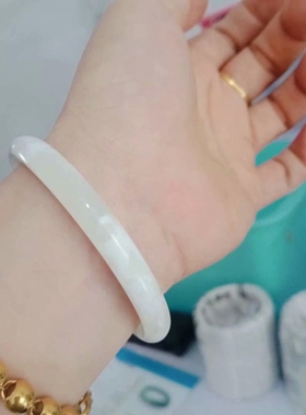 天然叮当手镯雪花白玉少女