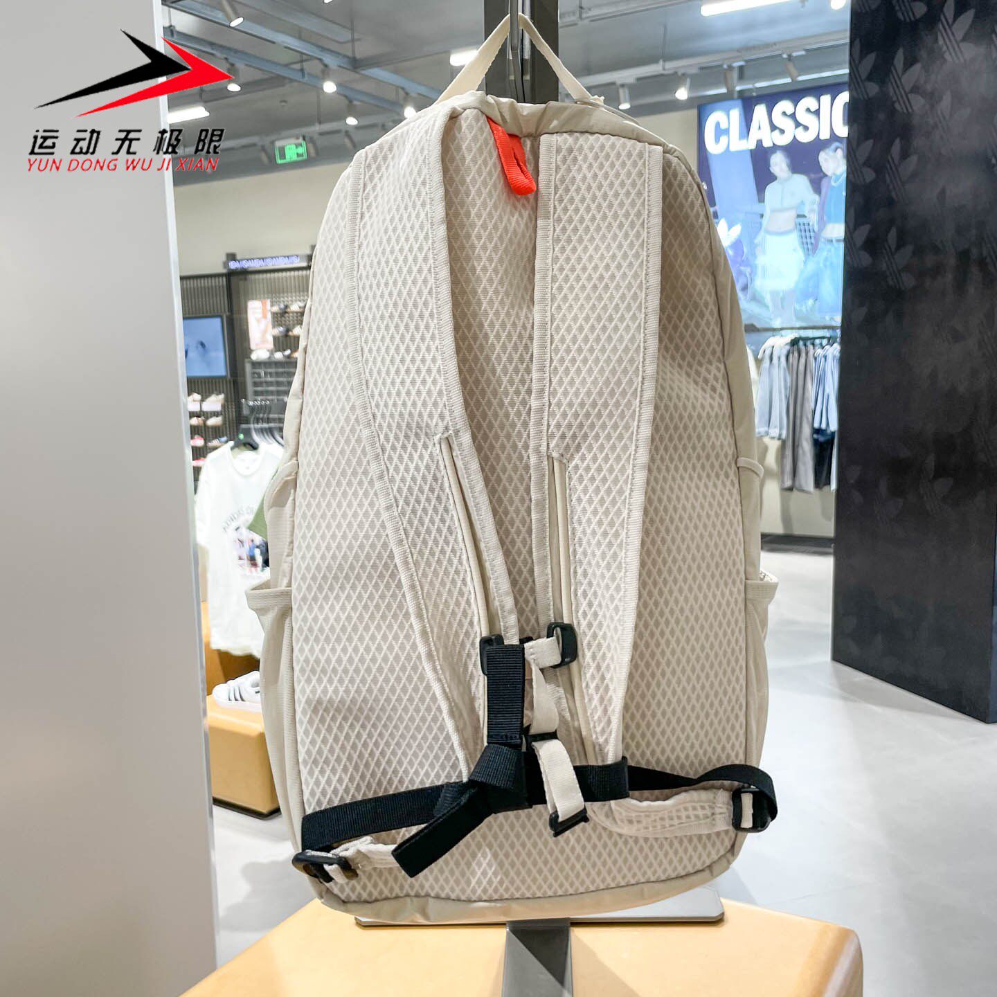 ADIDAS阿迪达斯女背包2025冬新款户外运动休闲双肩背包书包KT0846 - 图0