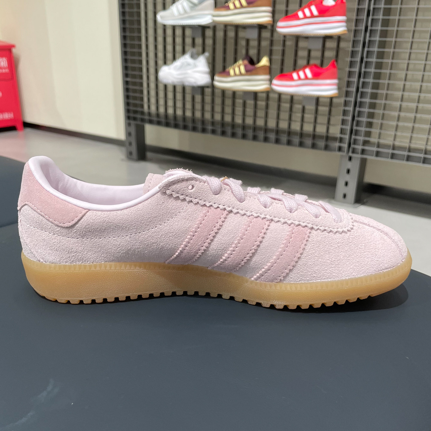 阿迪达斯三叶草女鞋2025秋款翻毛皮运动休闲板鞋轻便德训鞋JS3973,淘宝优惠券,粉丝福利购,淘宝优惠卷