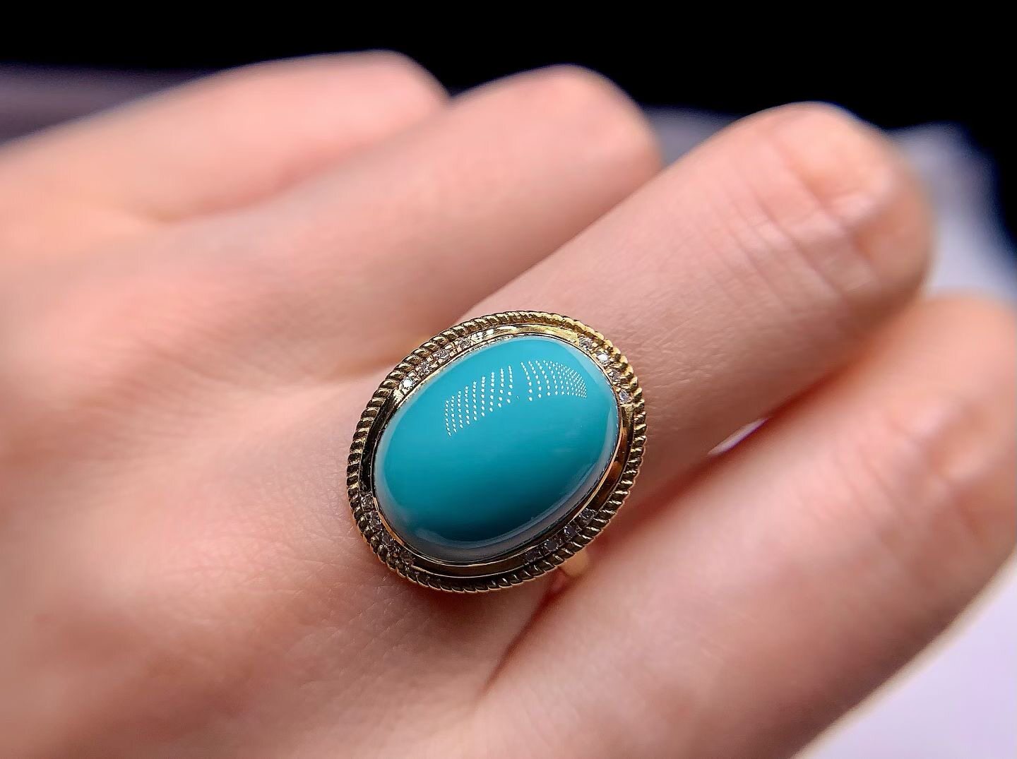 Hubei Shiyan natural raw ore high porcelain non-optimized turquoise 18K gold cabochon ring for women is stylish and fashionable