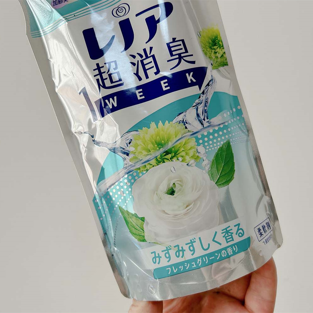 日本进口宝洁P&G1week超消臭衣物护理防静电除味柔顺剂替换380ml - 图0