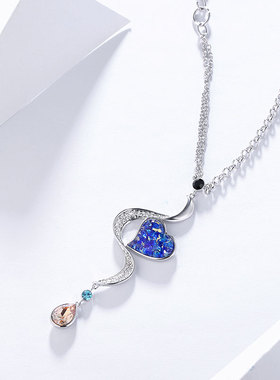 伊泰莲娜长款心形吊坠秋冬毛衣链