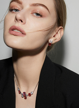 伊泰莲娜红色项链女轻奢小众高级感夏天新款锁骨链ins正装短链