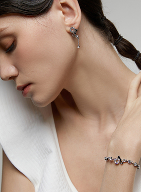 时尚手链伊泰莲娜简约女