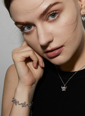 伊泰莲娜s925银项链女INS风小众锁骨链简约个性通勤百搭配饰吊坠