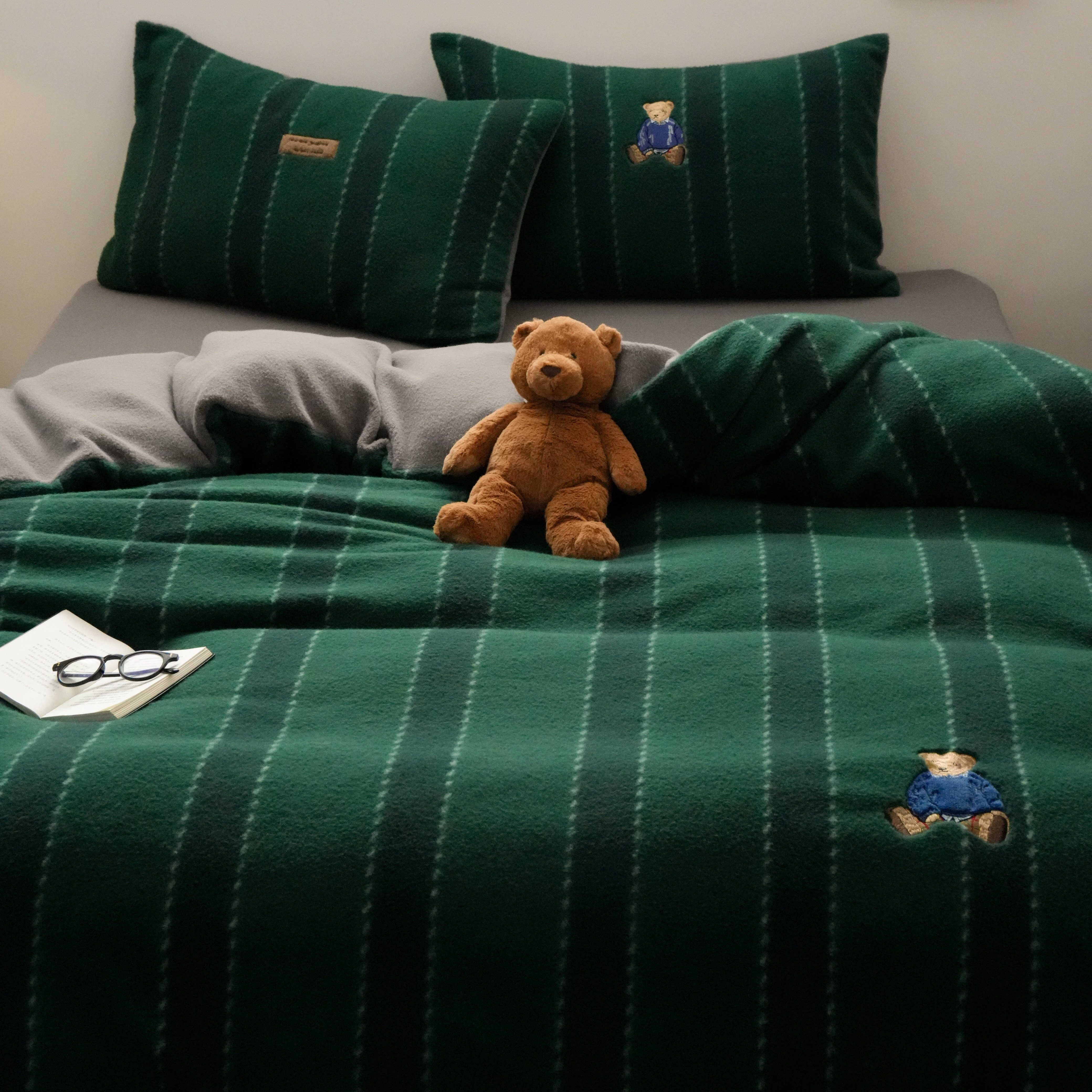 ins冬季牛奶绒床单四件套小熊绿色条纹复古被套保暖加绒加厚床品,淘宝优惠券,粉丝福利购,淘宝优惠卷