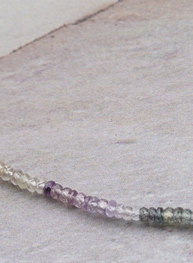 .彩色蓝宝石与18k黄金小豆项链