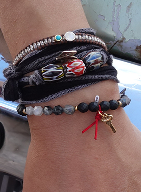 限量中坠月光石绿松手工925银镀金单圈棕色皮绳手链路塔斯曼