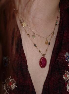 Ruby. 七月生辰石.红宝石与祖母绿红蓝宝编绳项链藤蔓