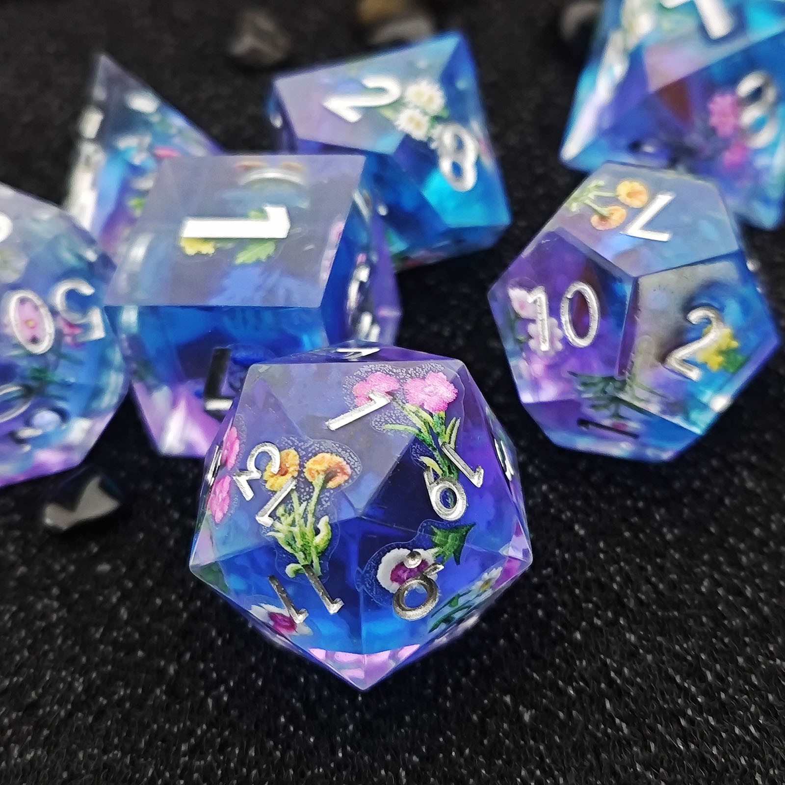 7件套装rpg筛子游戏diceCOC跑团骰子骰中骰贴花克苏鲁树脂DND骰子 - 图2