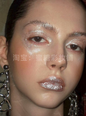 冷门好物！银色流星雨科技未来感金属烟熏欧美妆唇釉口银哥特cos