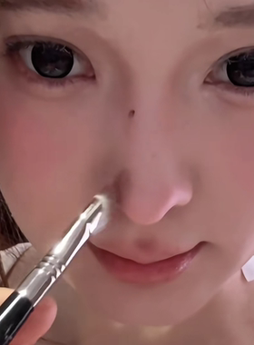 鼻影刷选对了真的很重要！形状完美贴合鼻子 高光修容刷 女郎047