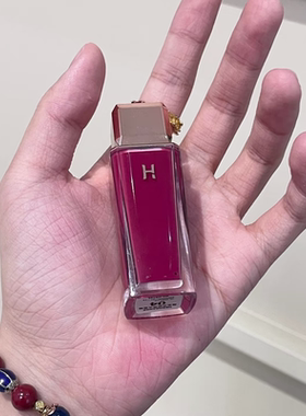 清冷美女的颜色 姐很高贵 春夏镜面水光嫩嘟嘟唇釉 玫红色玫紫色