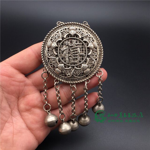 Sachet to celebrate longevity, hollow antiques and miscellaneous items