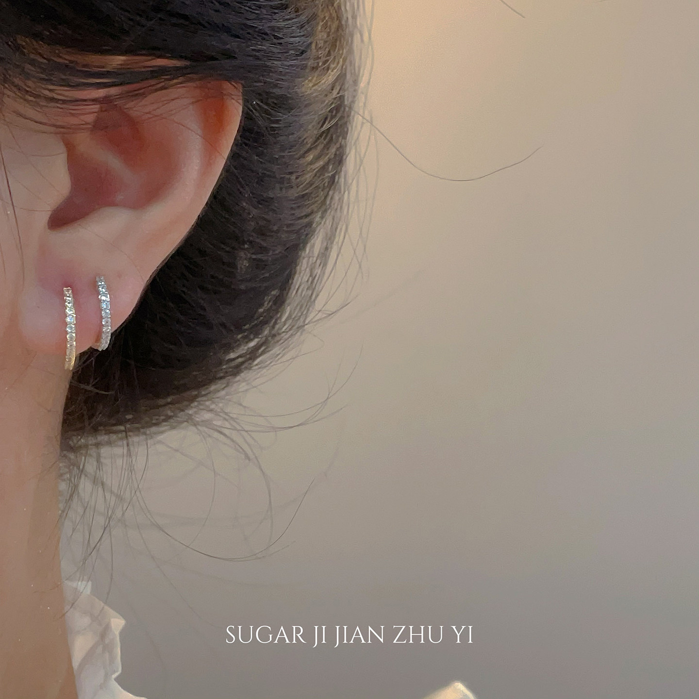 金银撞色C圈锆石耳钉简约小众设计感高级冷淡风耳环女2026年新款,淘宝优惠券,粉丝福利购,淘宝优惠卷