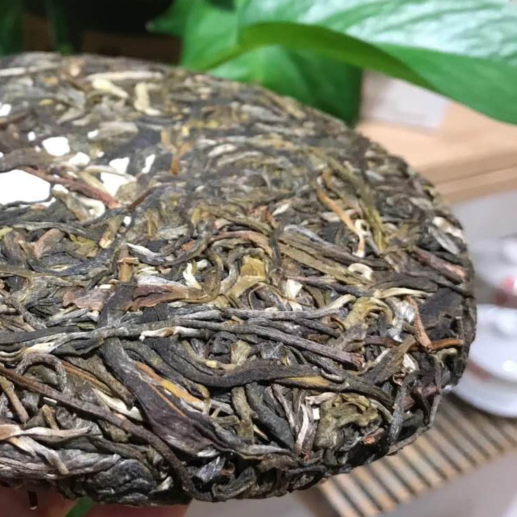 冰岛普洱茶生茶饼特级澜沧古茶勐库乌金七彩云南七子饼礼盒装茶叶