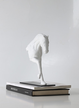 现代抽象家居客厅办公室接待室直播间装饰摆件树脂马头雕塑摆件