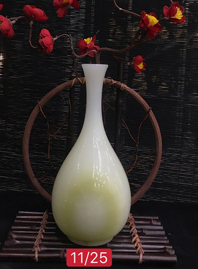 广东高档天然玉石花瓶书房摆件
