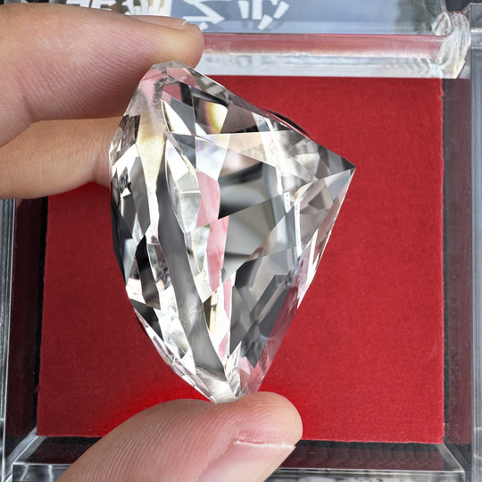 African Heart sends boyfriend's collections to escort