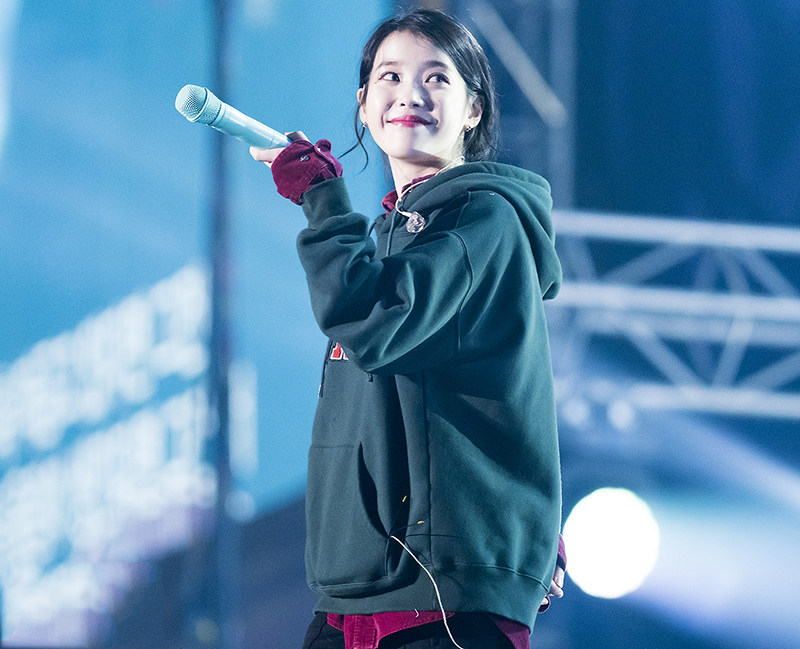 iu李智恩明星同款演唱会绿色宽松字母刺绣套头连帽加绒卫衣外套女