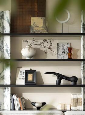 样板间书房书架电视柜长鼻兽花器