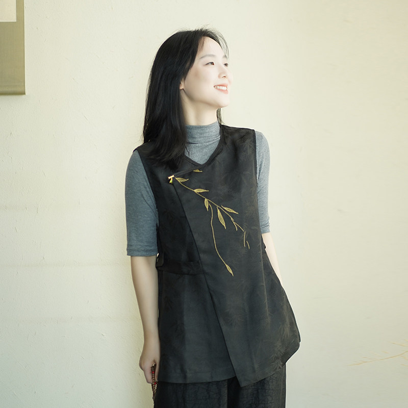 艾绘馆新中式国风复古马甲背心女2025新款真丝刺绣盘扣坎肩上衣,淘宝优惠券,粉丝福利购,淘宝优惠卷