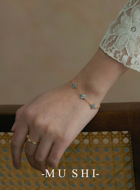 S925纯银镀18K金蓝锆石花朵手链