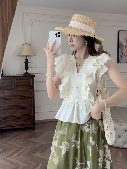Zhang Sesou 25SS ນາງສາວ Romandy ເສື້ອ V-neck French ruffled sleeves small flyated top chic