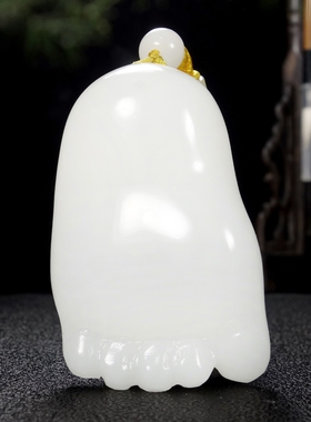 知足常乐手玩件新疆和田玉籽料