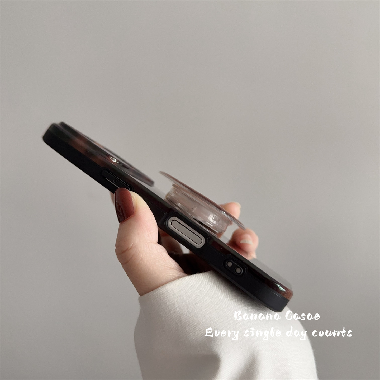 BananaCase秋冬ins高级感复古琥珀色手机壳适用iPhone17promax苹果16新款14/15pro全包防摔16pro棕色支架13软,淘宝优惠券,粉丝福利购,淘宝优惠卷