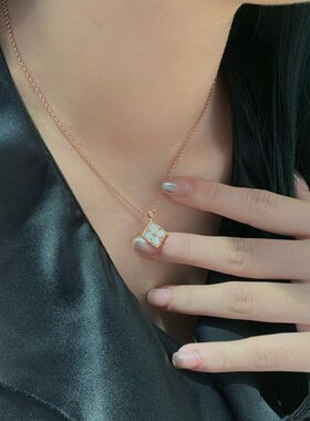 布qi拉提意大利拉丝迷你小号窗花四叶草项链女复古宫廷风吊坠项饰