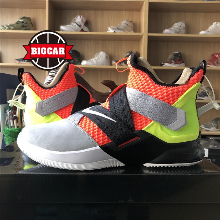 Nike LEBRON 詹姆斯士兵12 AO4053 AO4055 4054 2609-101 001 002 - 图3