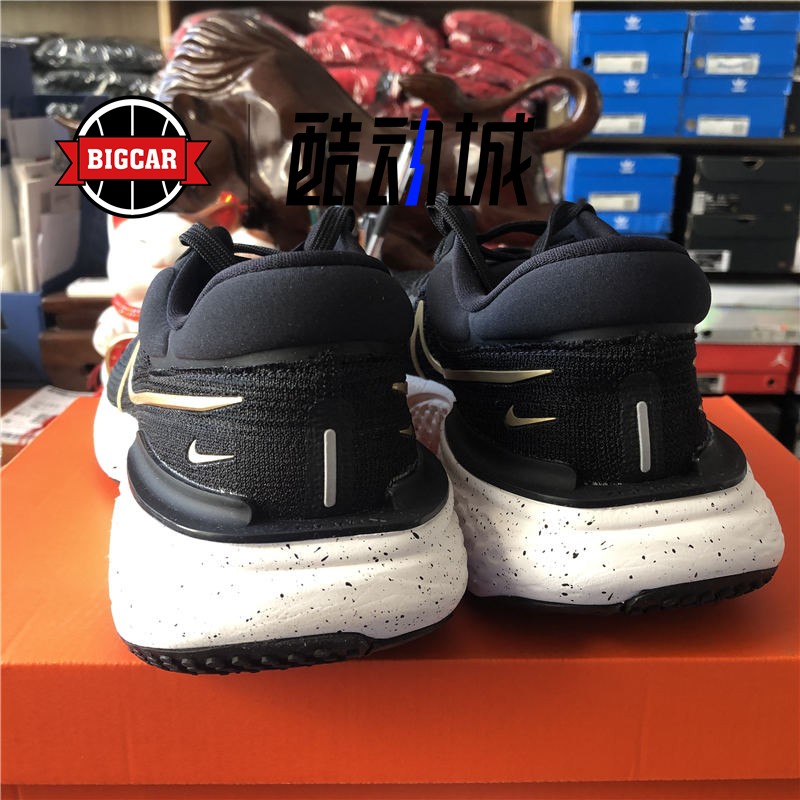 NIKE ZoomX Invincible Run FK 男子黑金跑步鞋 CT2228-004 - 图2