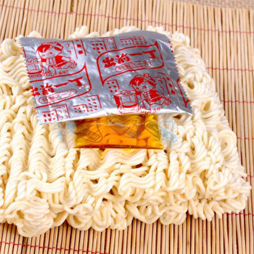 香港进口 日清出前一丁 黑蒜油猪骨汤味油炸方便面泡面100g*5包 - 图1