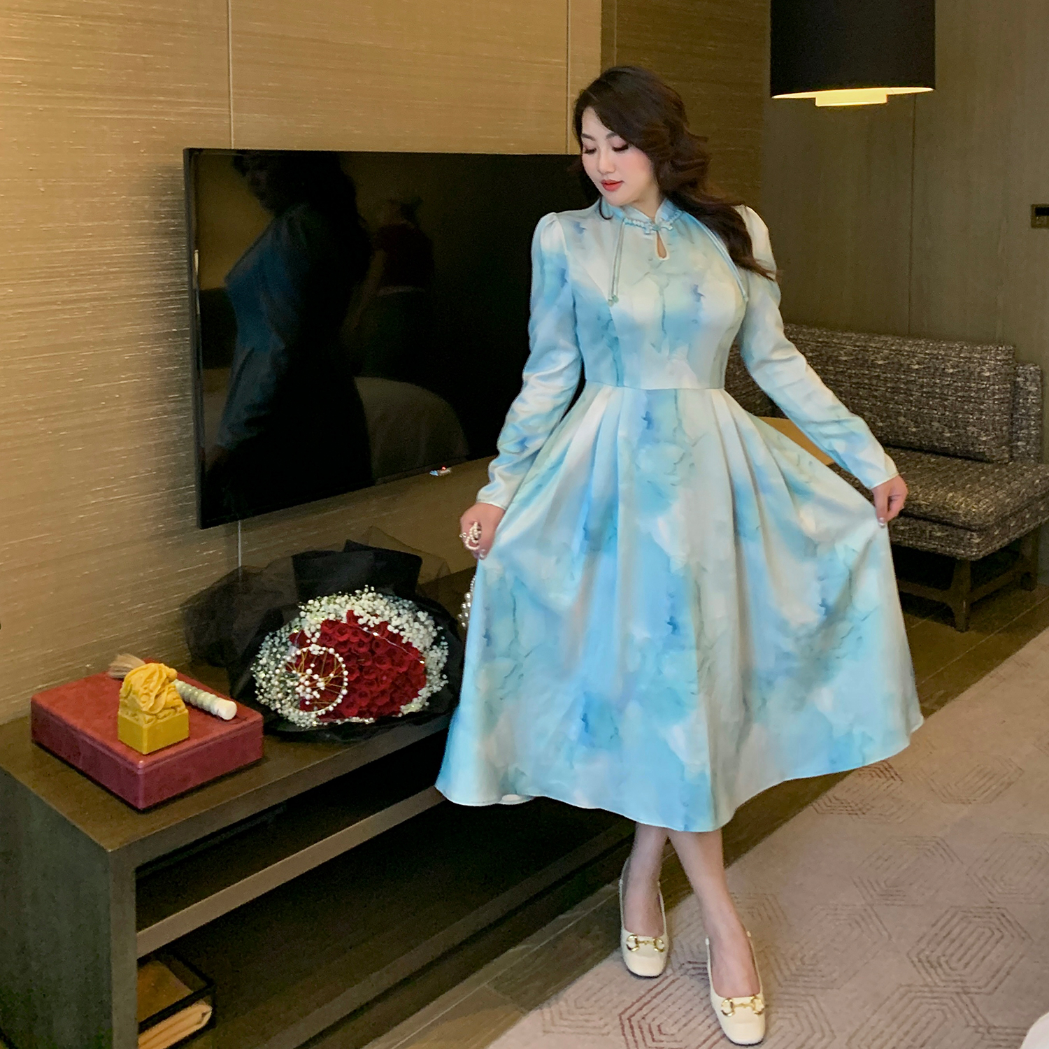 GLEC大码女装2025年秋装新中式国风流苏盘扣设计感时尚优雅连衣裙 - 图0