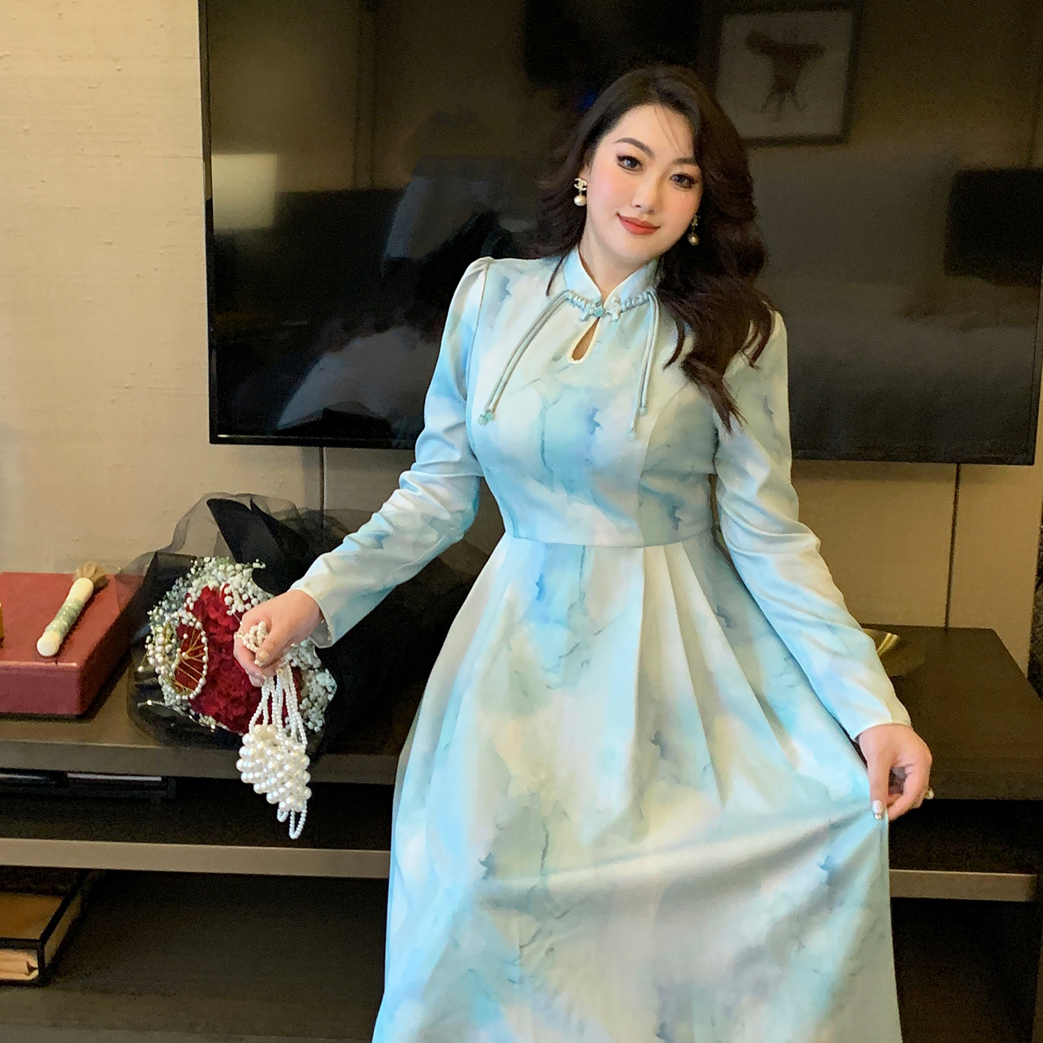 GLEC大码女装2025年秋装新中式国风流苏盘扣设计感时尚优雅连衣裙 - 图2