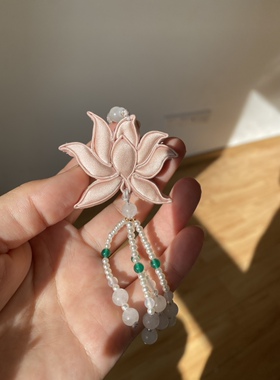 荷花国风文艺盘扣压襟