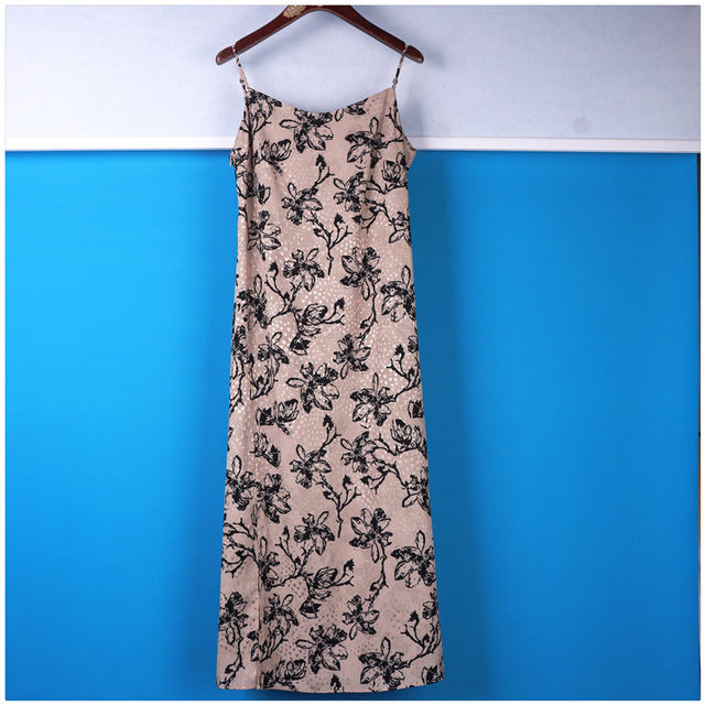 30 ປີອາຍຸສູງ euphemistic dress ເປັນເອກະລັກ