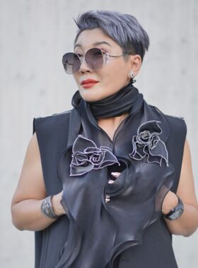 2024新款流光溢彩黑色玫瑰女士百变造型围巾655