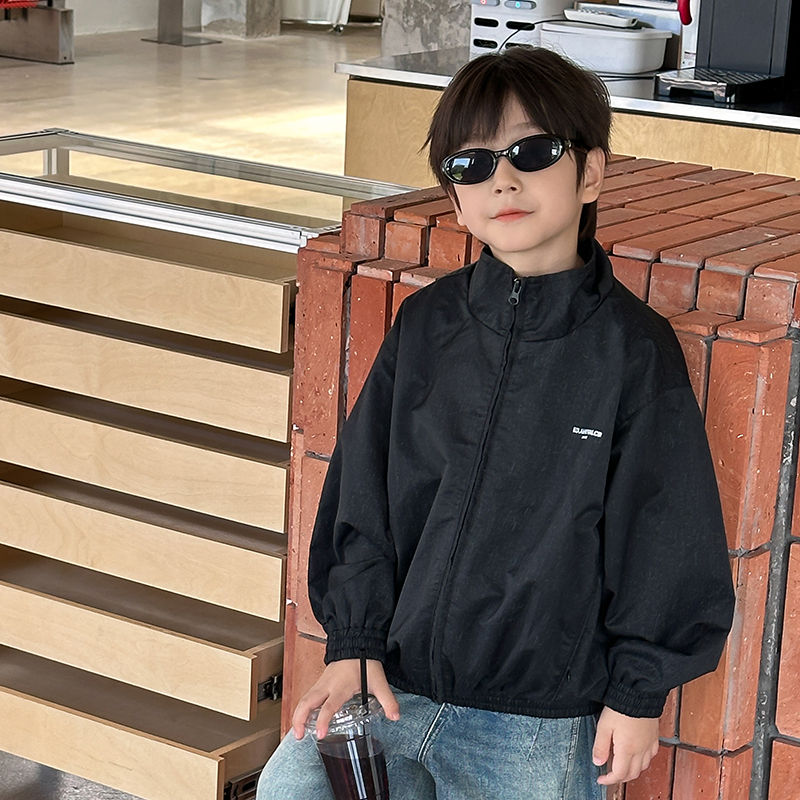 依依妈男童山系字母立领冲锋衣儿童秋装宝宝宽松休闲防风纯色外套 - 图2